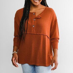 BKE Exclusive Raw Edge Henley M Medium Rust Minimalist Brown Top Blouse Layering
